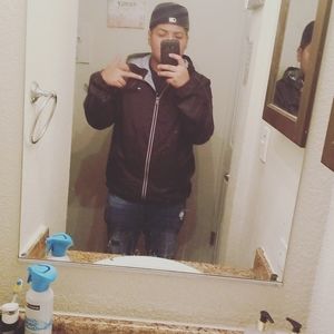 Meet your Posher, Emmanuel